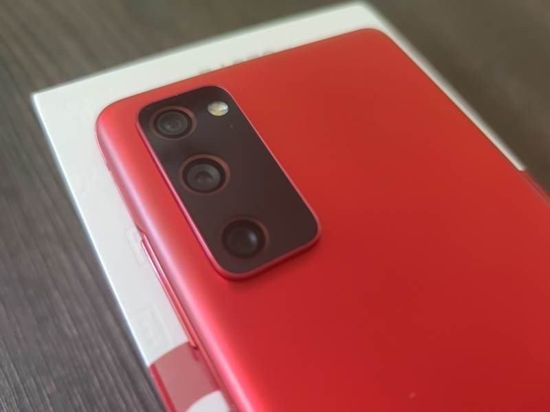 Samsung Galaxy S20 FE Review | 