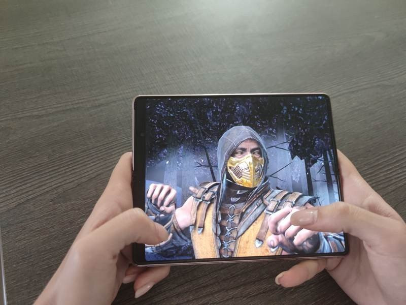 Samsung Galaxy Z Fold2 Review: Το μέλλον είναι ήδη εδώ | 