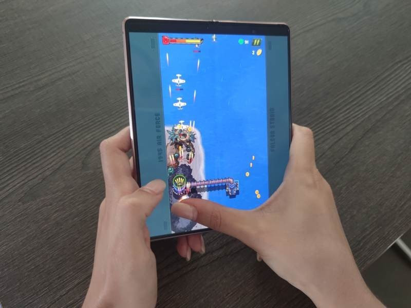 Samsung Galaxy Z Fold2 Review: Το μέλλον είναι ήδη εδώ | 