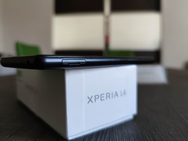 Sony Xperia L4 Review | 